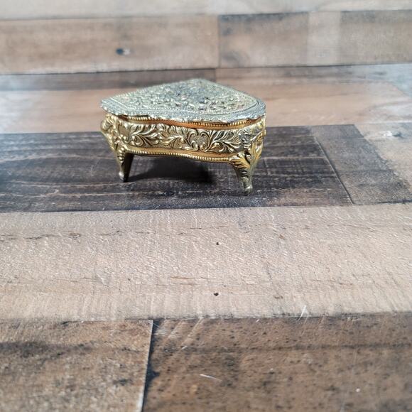 Vintage Gold Tone Piano Music Ring Box - Japan Made - Picture 5 of 11